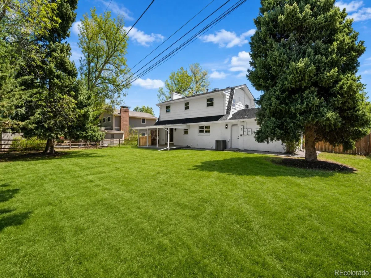 1375 W Hinsdale Drive Littleton CO 80120 | MLS #REC3749270 08062026033401 1200 39
