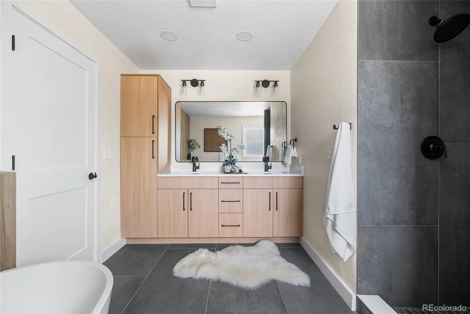 1375 W Hinsdale Drive Littleton CO 80120 | MLS #REC3749270 08062026033401 1600 21