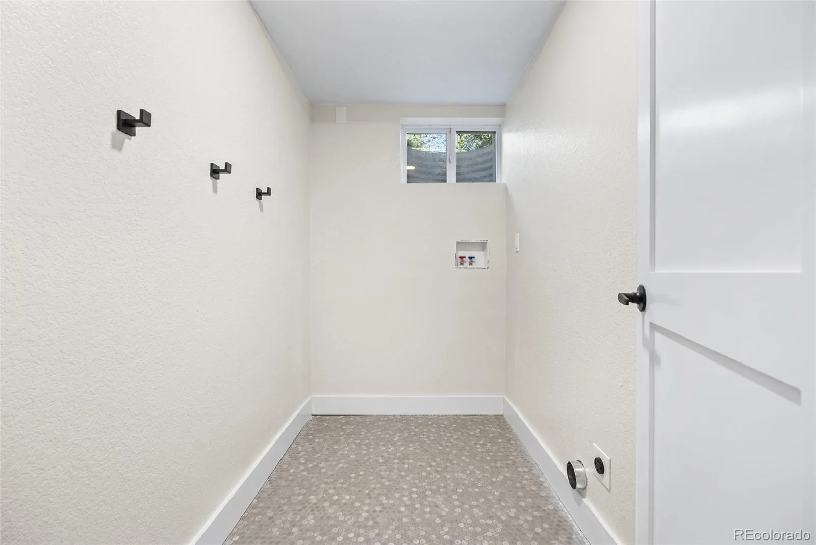 1375 W Hinsdale Drive Littleton CO 80120 | MLS #REC3749270 08062026033401 1600 37