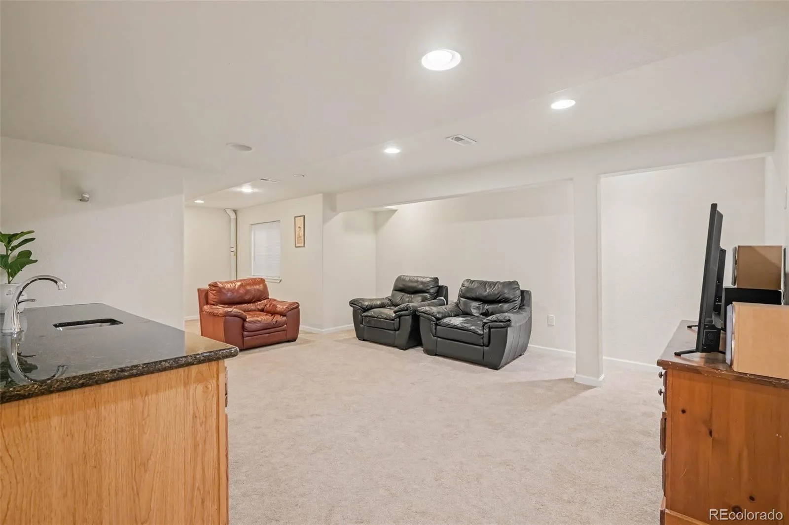 2424 S Salida Way Aurora CO 80013 | MLS #REC3750524 10062026204817 1600 22