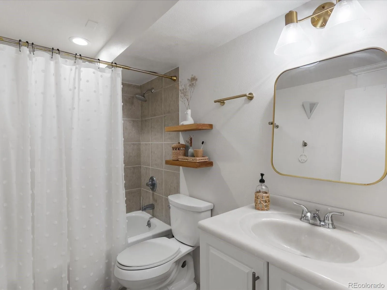 1050 N Lafayette Street #105 Denver CO 80218 MLS #REC3752841 04302026001813 1600 5