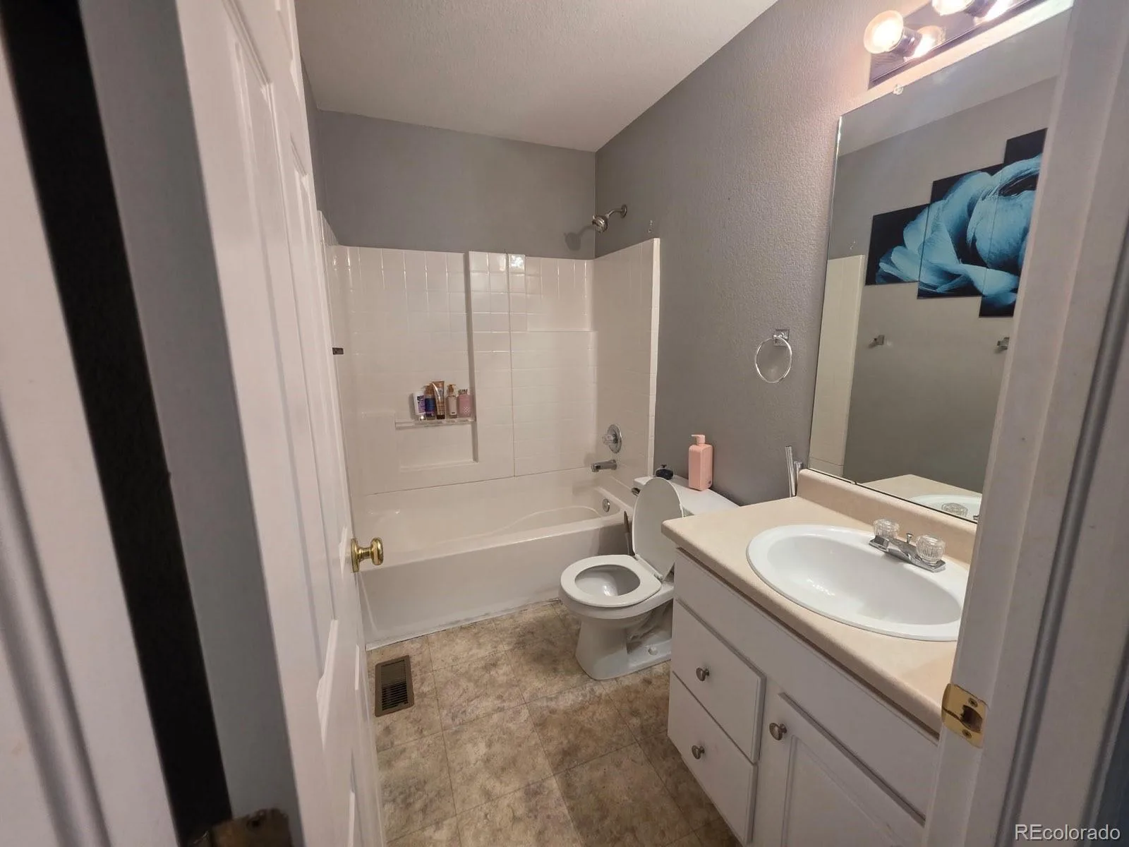 16556 E Phillips Lane Englewood CO 80112 | MLS #REC3753851 06242026222718 1600 8
