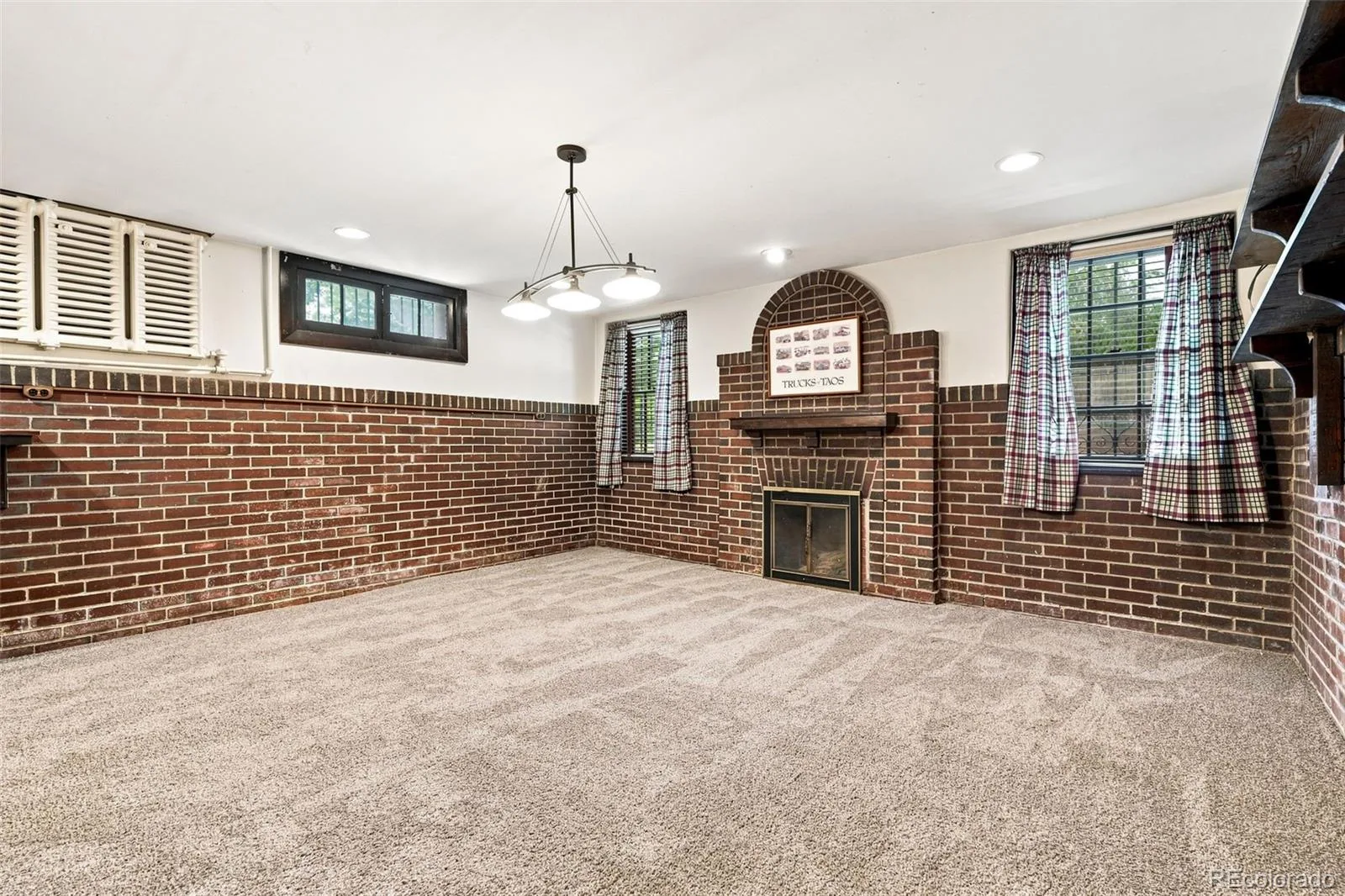 2398 Colorado Boulevard Denver CO 80207 | MLS #REC3754662 08202026172414 1600 35