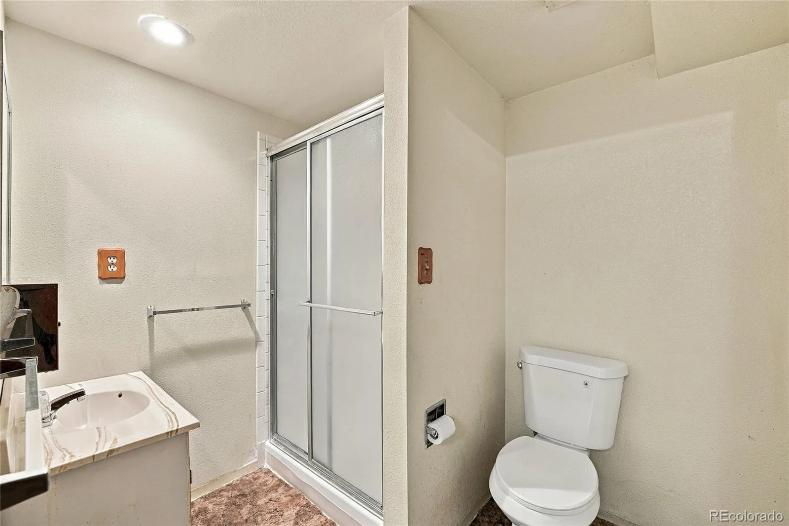 6988 S Madison Way Centennial CO 80122 | MLS #REC3758540 09232026072138 1600 23