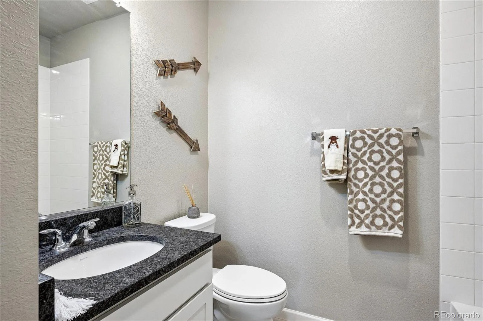 9962 W Victoria Place #301 Littleton CO 80127 MLS #REC3760110 05262026213047 1600 17