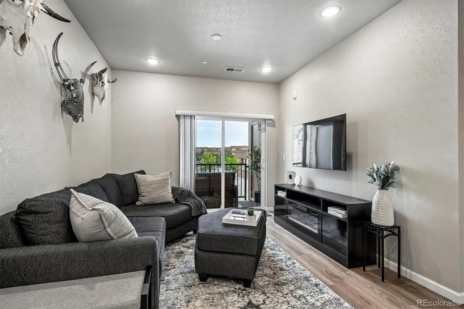 9962 W Victoria Place #301 Littleton CO 80127 MLS #REC3760110 05262026213047 1600 9