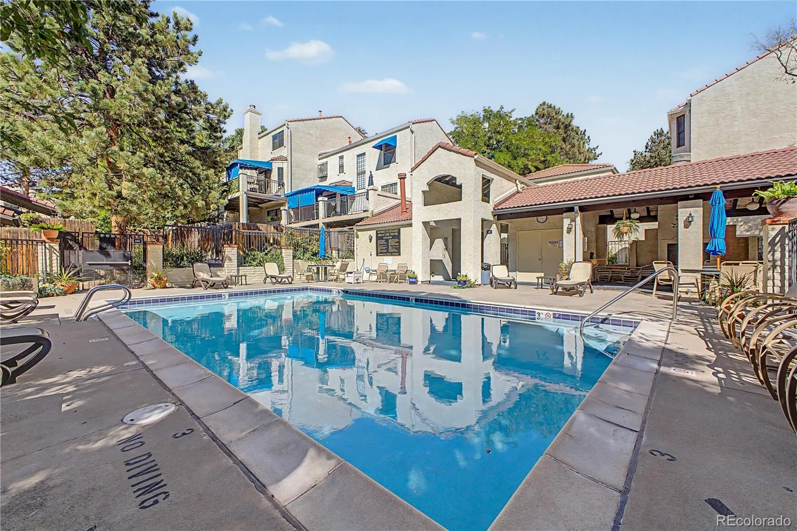 1560 S Quebec Way #56 Denver CO 80231 | MLS #REC3762582 09232026072125 1600 27