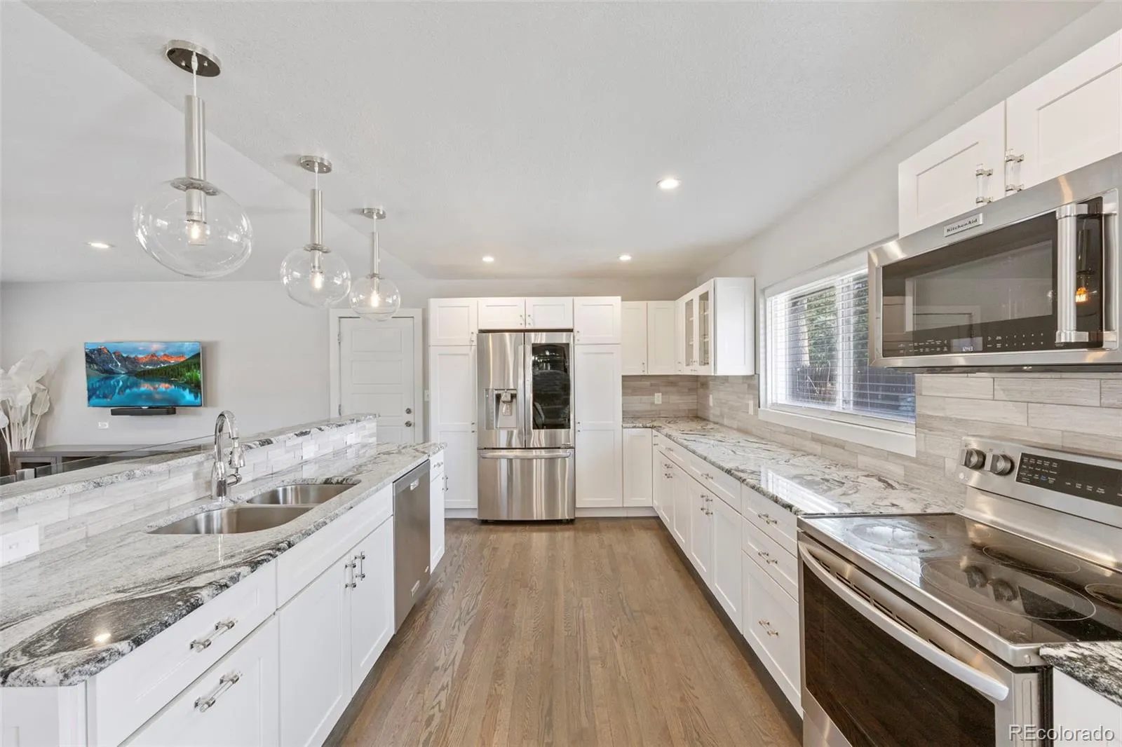 3290 S Lowell Boulevard Denver CO 80236 MLS #REC3763560 05142026005013 1600 12