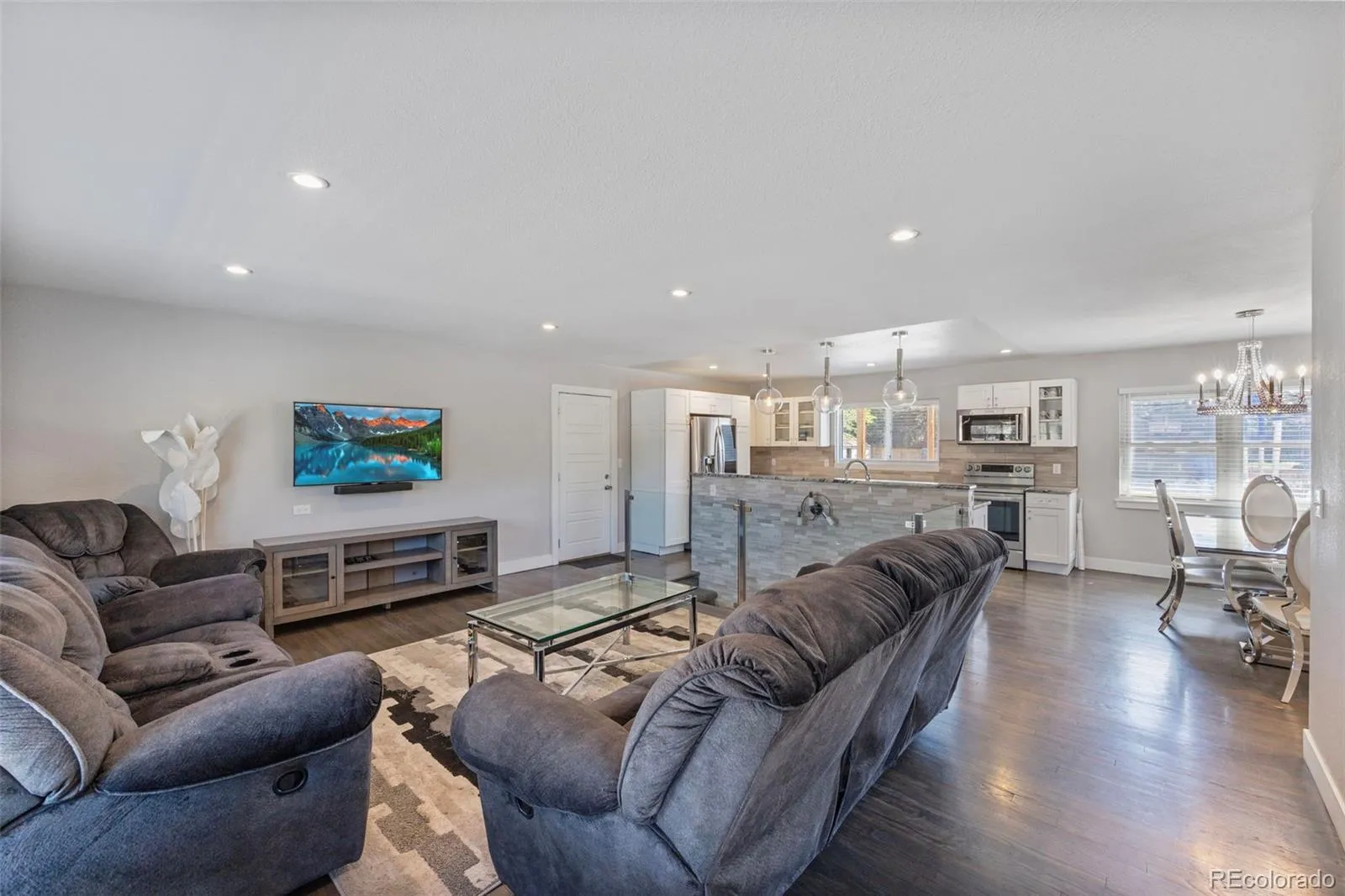 3290 S Lowell Boulevard Denver CO 80236 MLS #REC3763560 05142026005013 1600 4