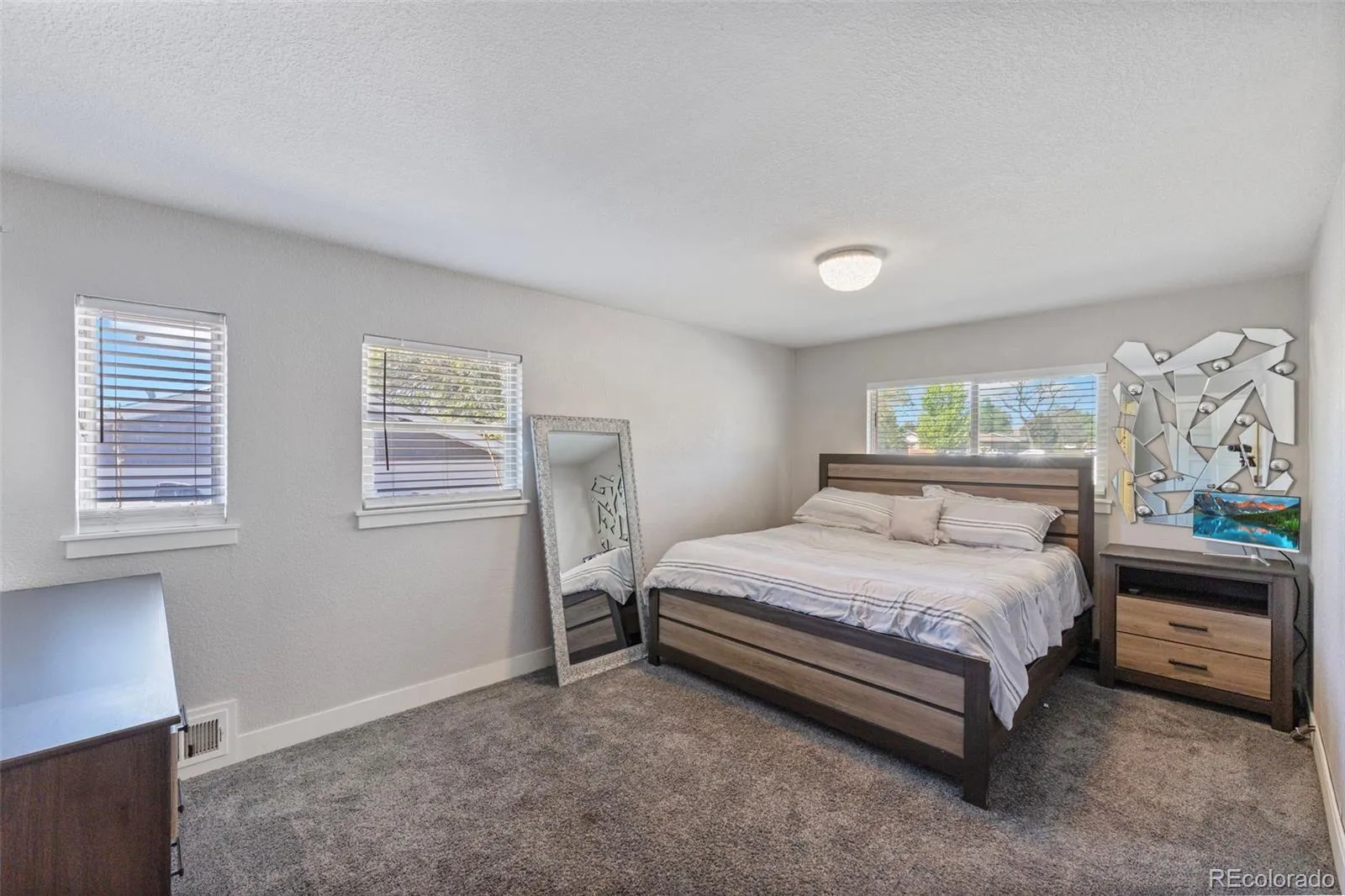 3290 S Lowell Boulevard Denver CO 80236 MLS #REC3763560 05142026005013 1600 7