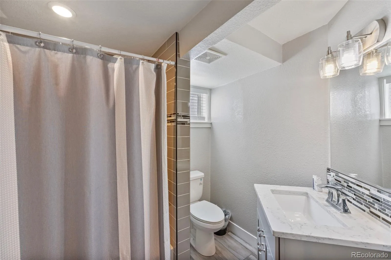 3290 S Lowell Boulevard Denver CO 80236 | MLS #REC3763560 10012026014851 1600 19