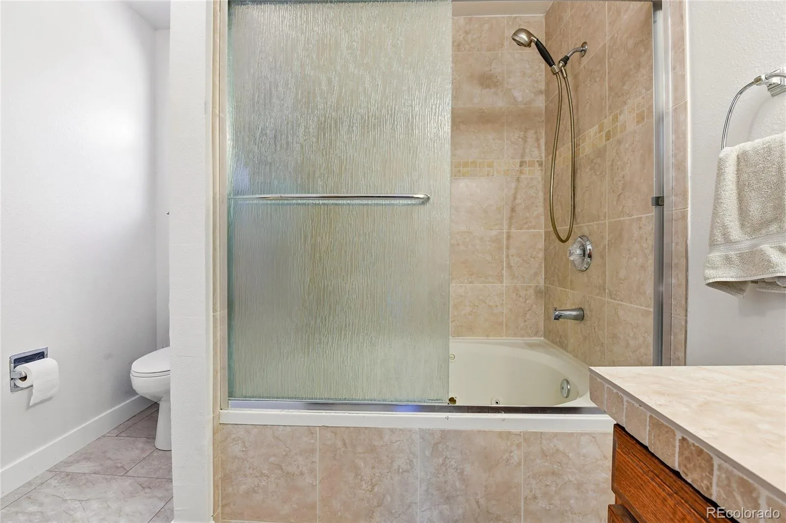 11039 E Colorado Drive Aurora CO 80012 MLS #REC3764287 06092026154841 1600 25
