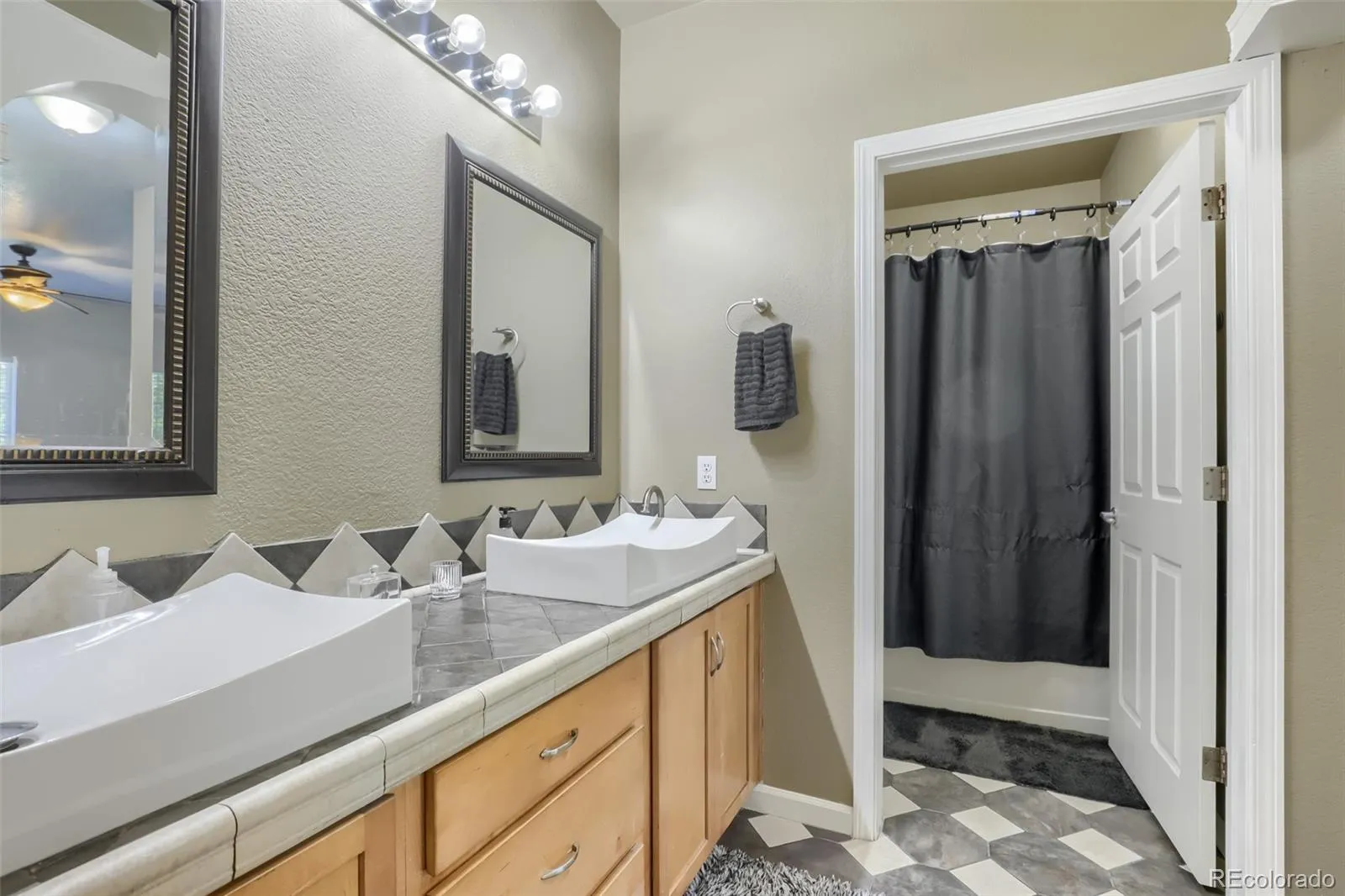 23400 E 5th Drive #102 Aurora CO 80018 | MLS #REC3773572 05202026024406 1600 7