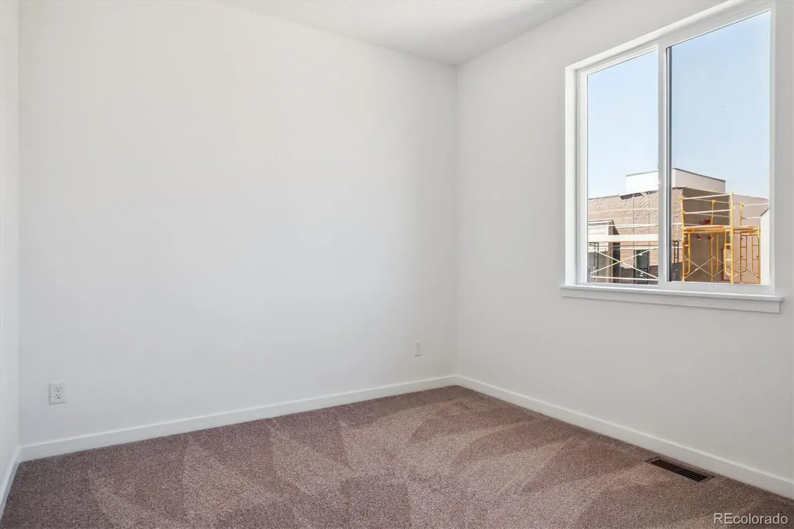 09052025121509 1600 18