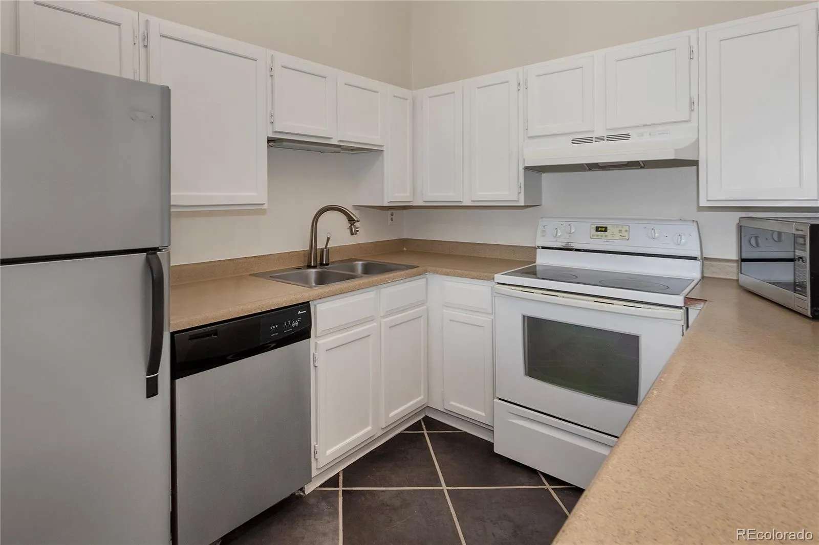 2280 S Oswego Way #305 Aurora CO 80014 | MLS #REC3780157 05132026205421 1600 14