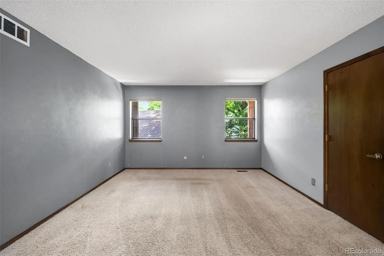 12242025230221 1600 10