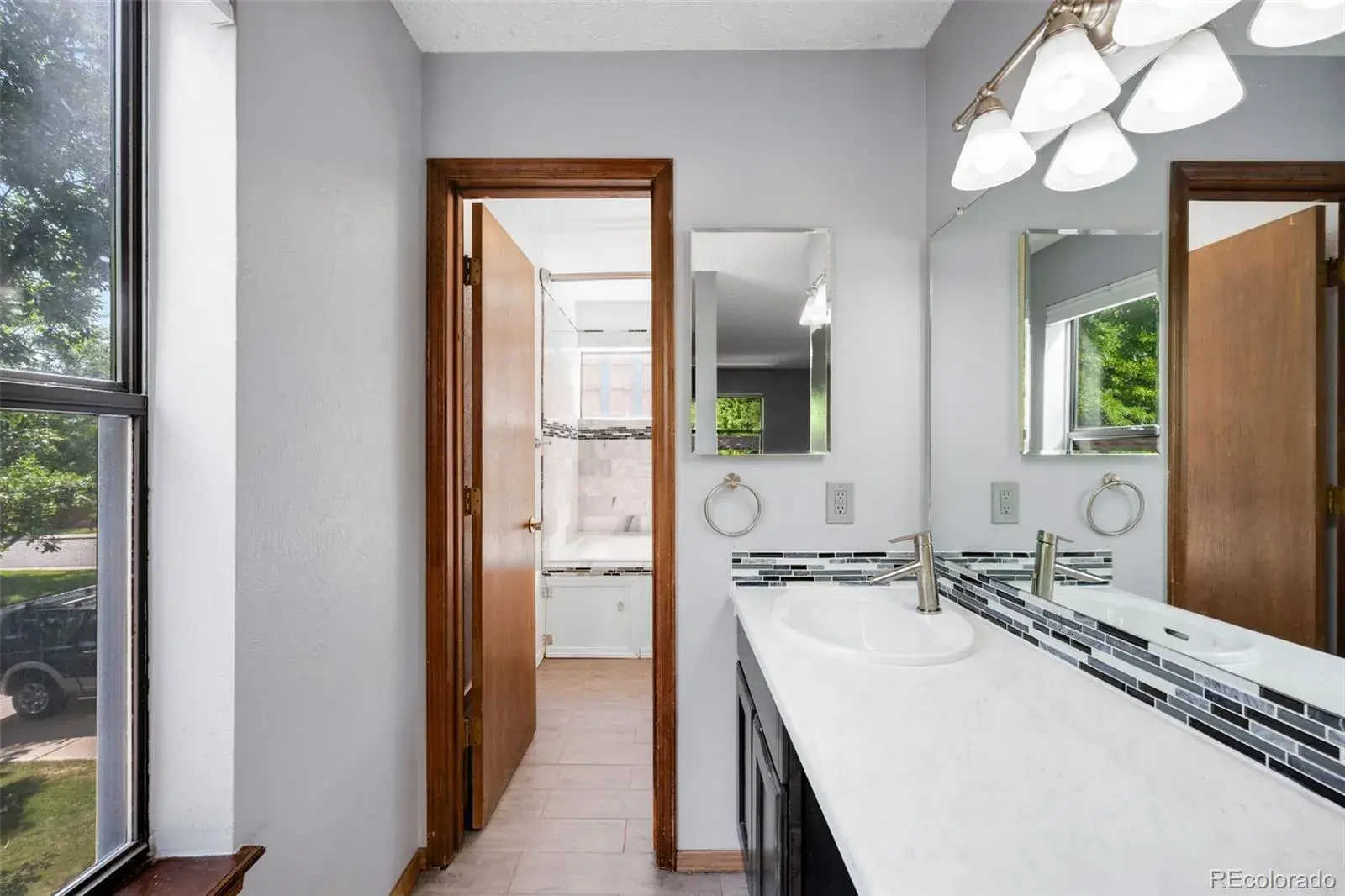 12242025230221 1600 12