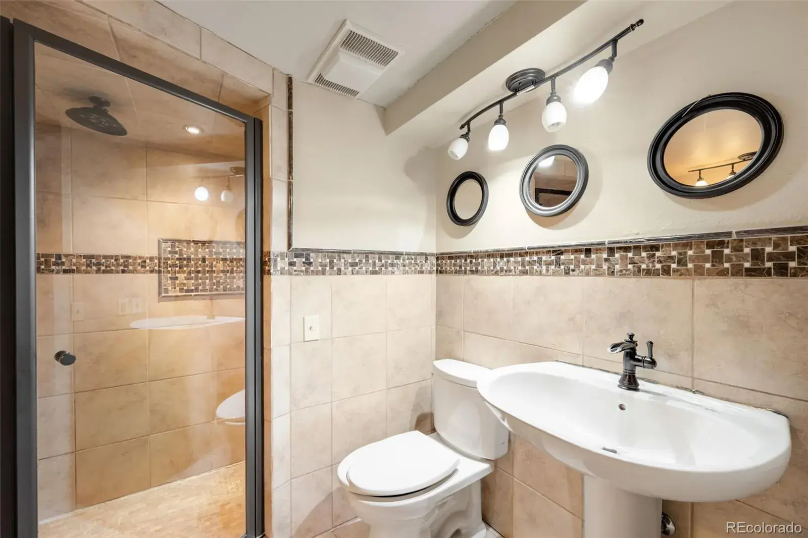 12242025230221 1600 21