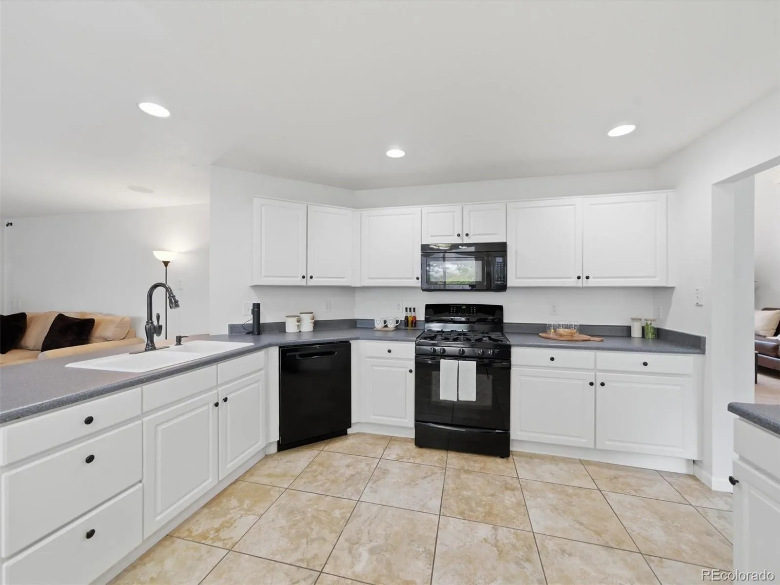 8722 W Ute Drive Littleton CO 80128 MLS #REC3781088 05102026023229 1600 8