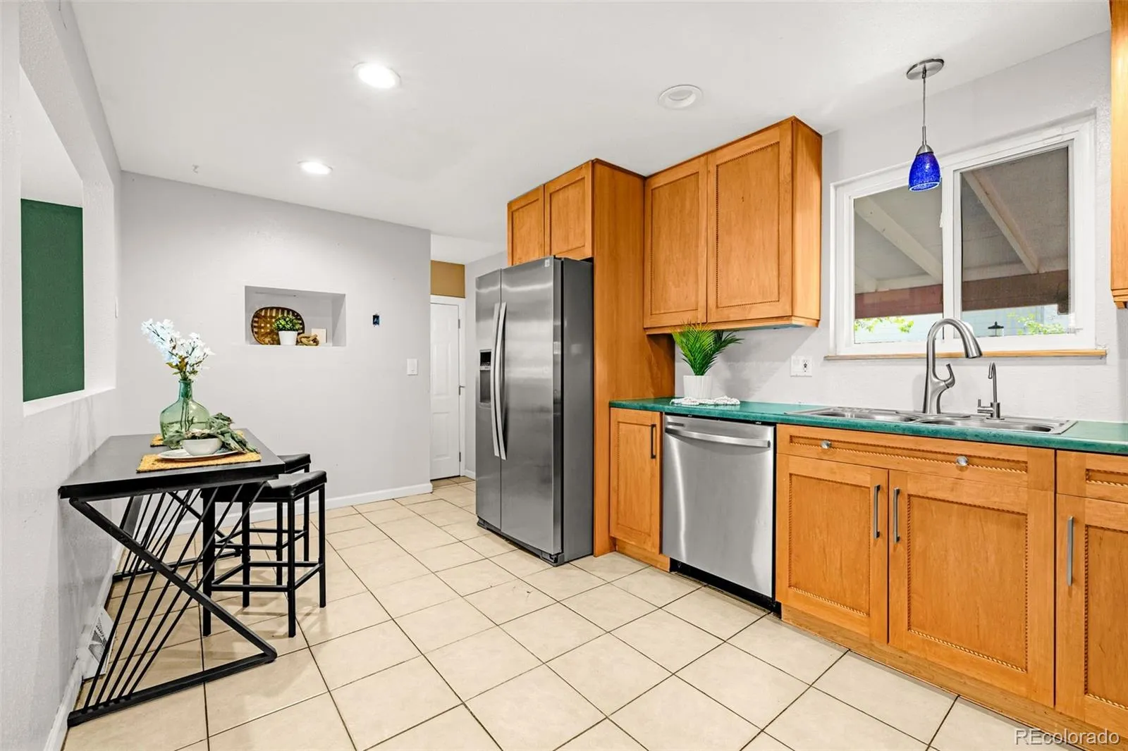 12164 E Ohio Avenue Aurora CO 80012 MLS #REC3785037 05232026093622 1600 10