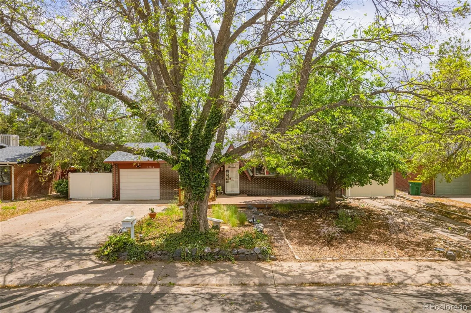 12164 E Ohio Avenue Aurora CO 80012 MLS #REC3785037 05232026093622 1600 33