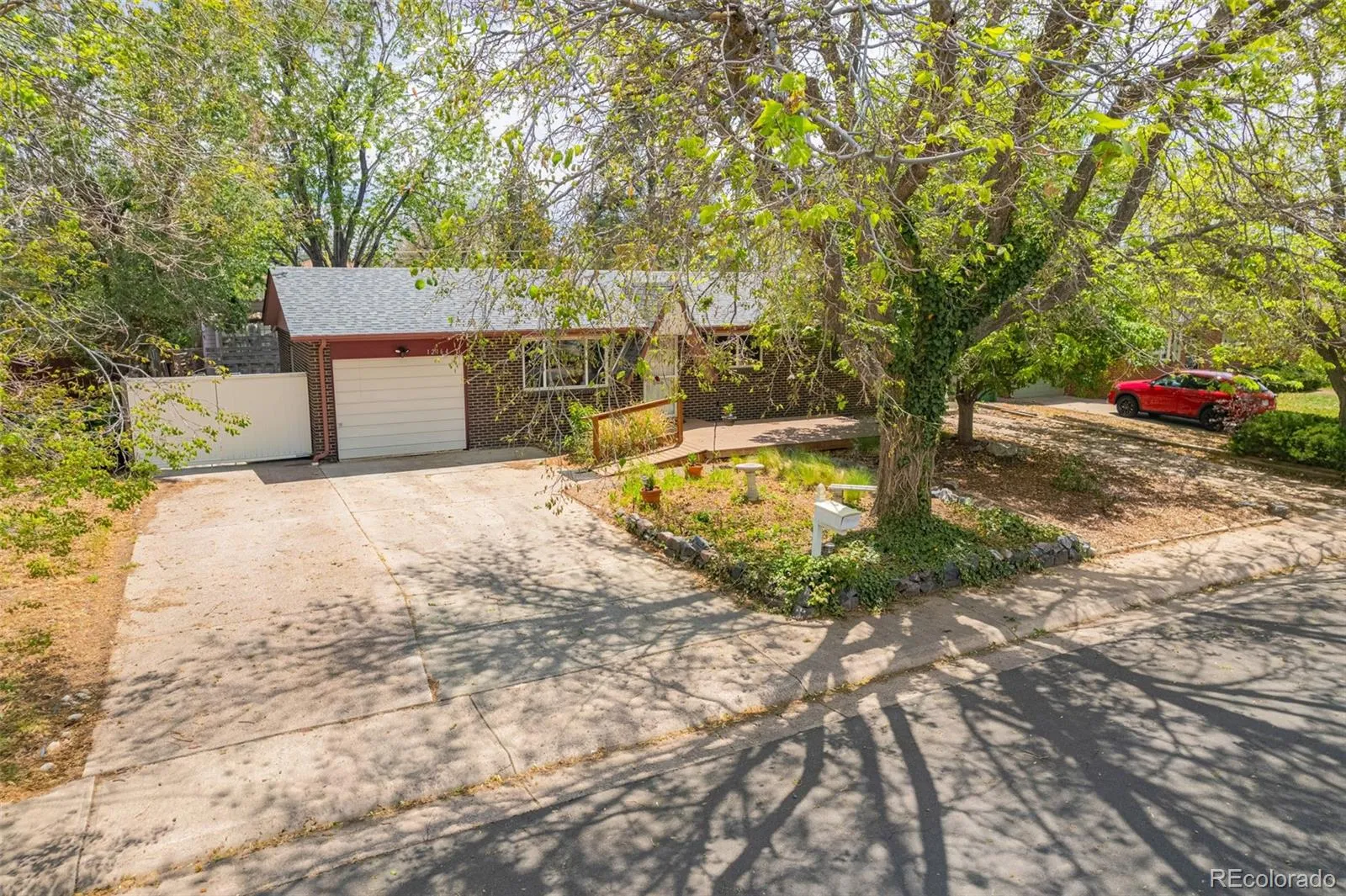 12164 E Ohio Avenue Aurora CO 80012 MLS #REC3785037 05232026093622 1600 34