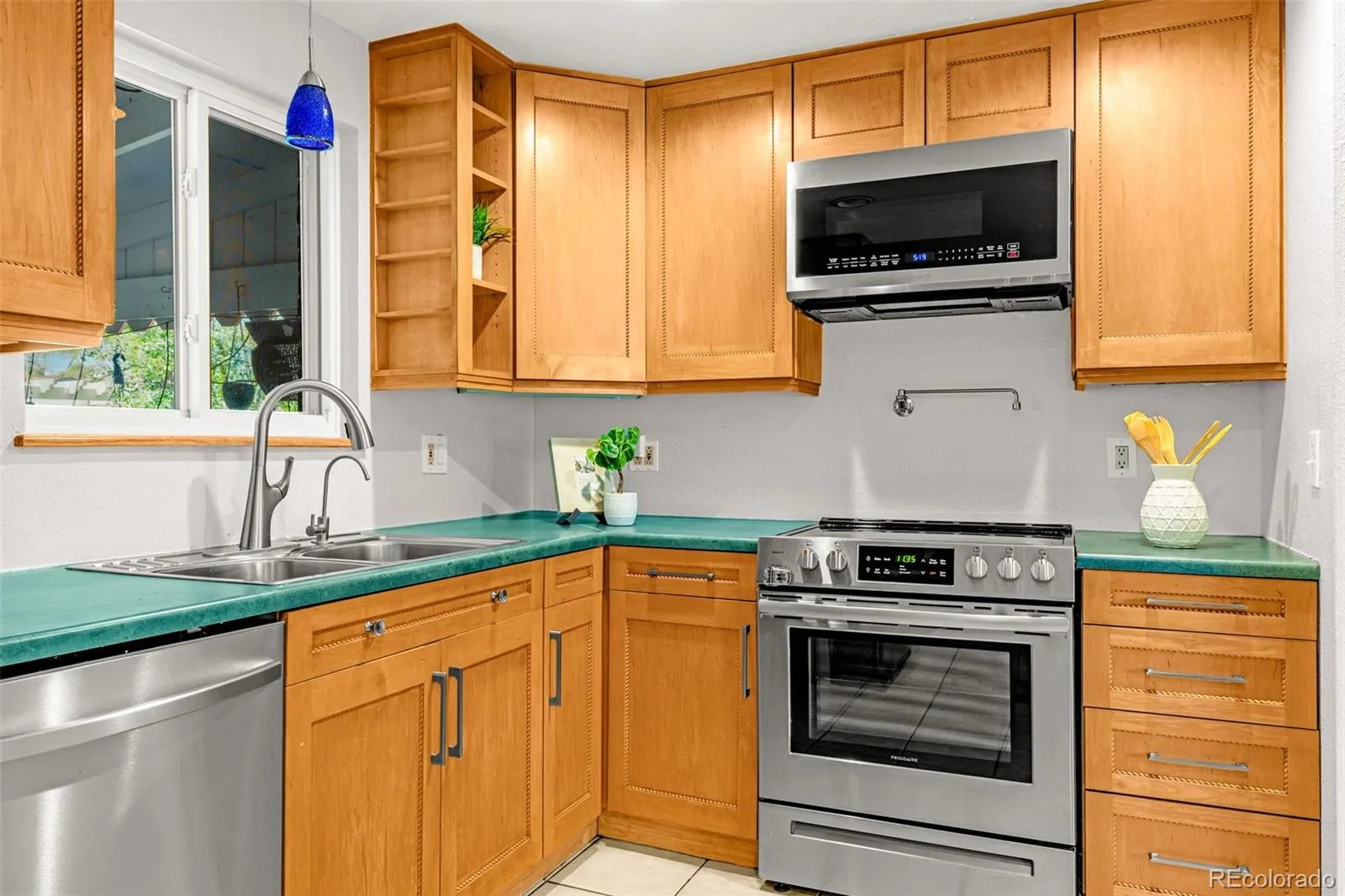 12164 E Ohio Avenue Aurora CO 80012 MLS #REC3785037 05232026093622 1600 8