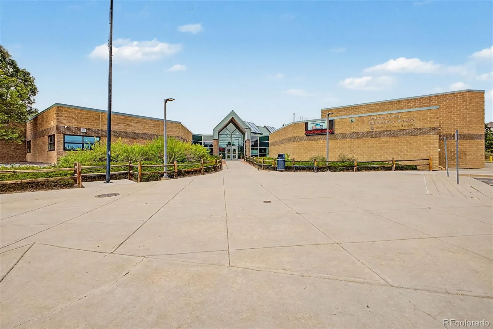 3737 S Lisbon Way Aurora CO 80013 MLS #REC3786255 06092026012248 1600 40