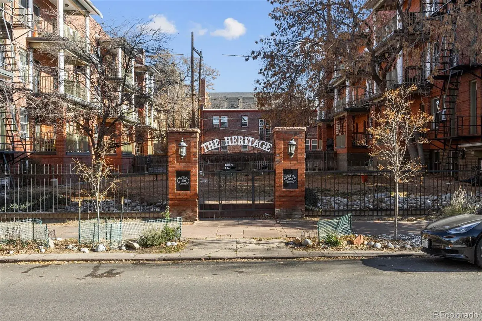 1376 N Pearl Street #211 Denver CO 80203 MLS #REC3787188 12052025003327 1600 2