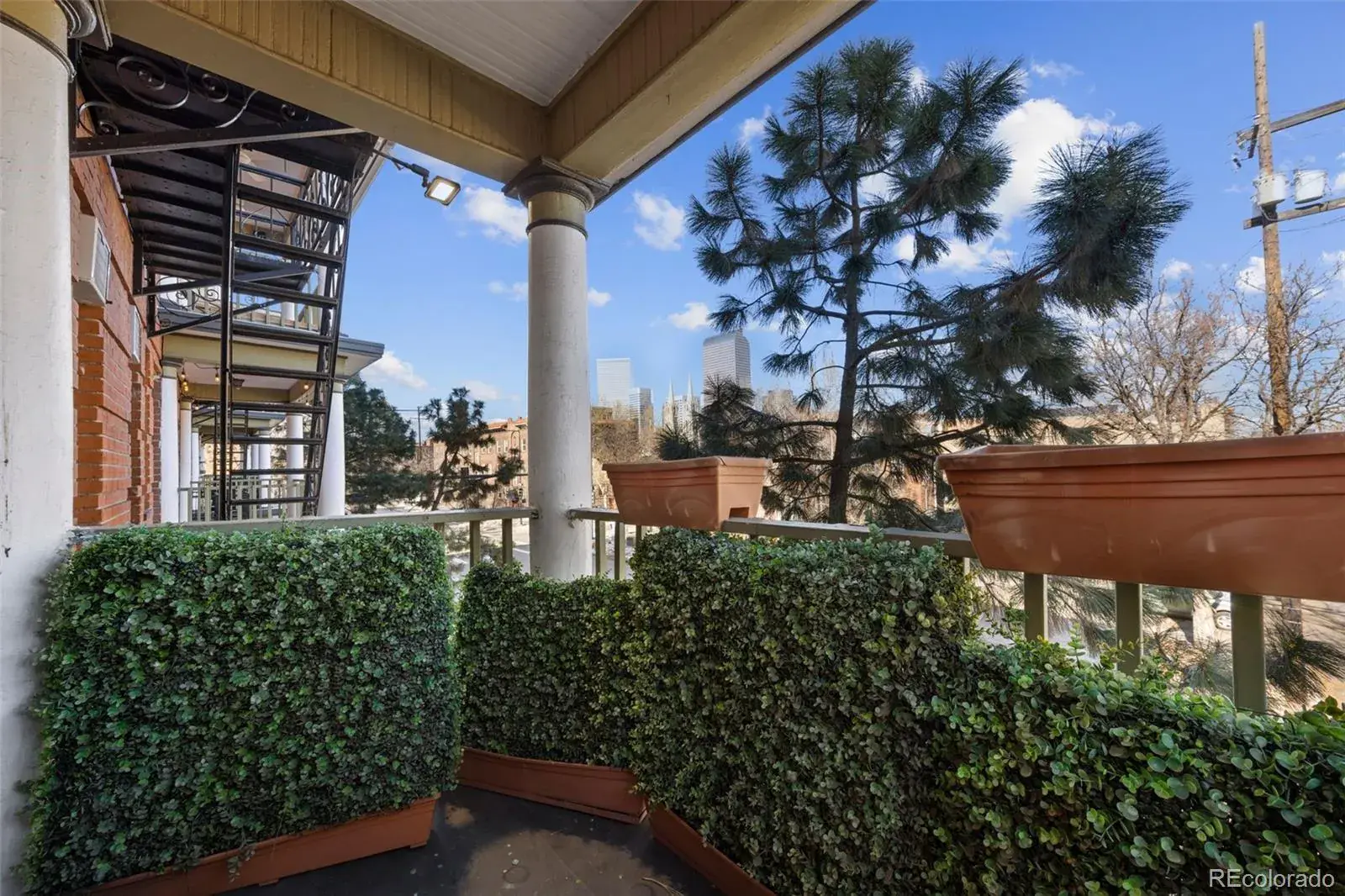1376 N Pearl Street #211 Denver CO 80203 MLS #REC3787188 12052025003327 1600 23