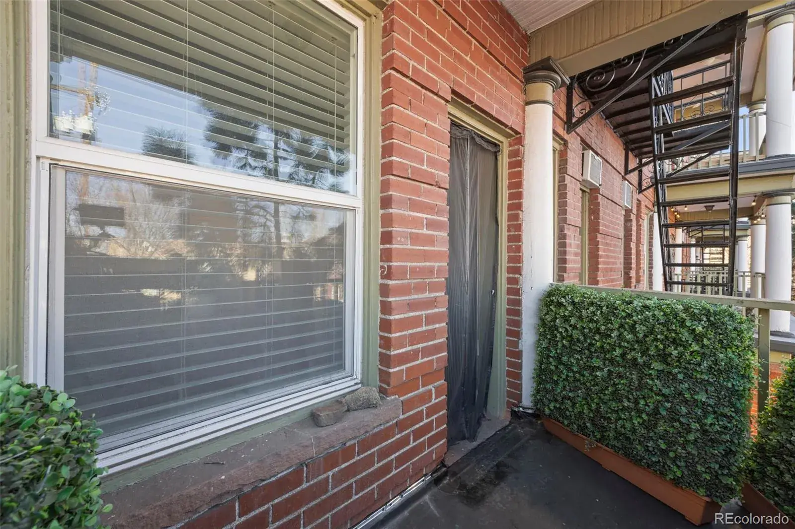 1376 N Pearl Street #211 Denver CO 80203 MLS #REC3787188 12052025003327 1600 24