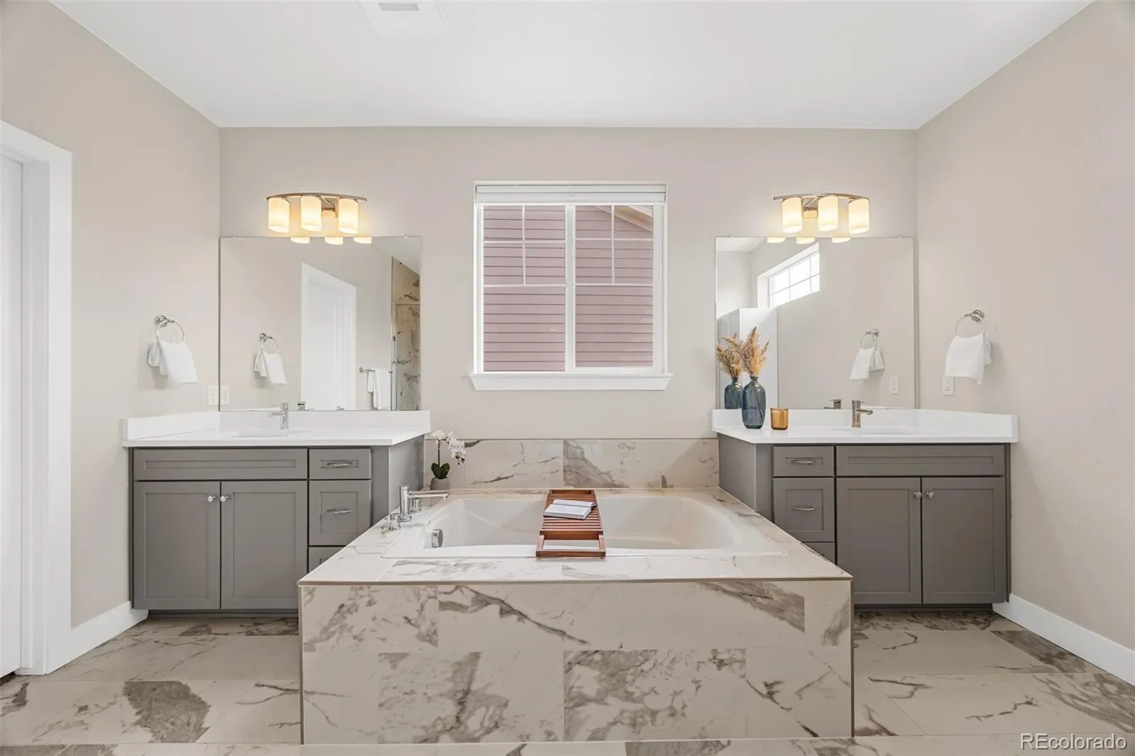 7184 S Shady Grove Court Aurora CO 80016 MLS #REC3789694 05242026191517 1600 22