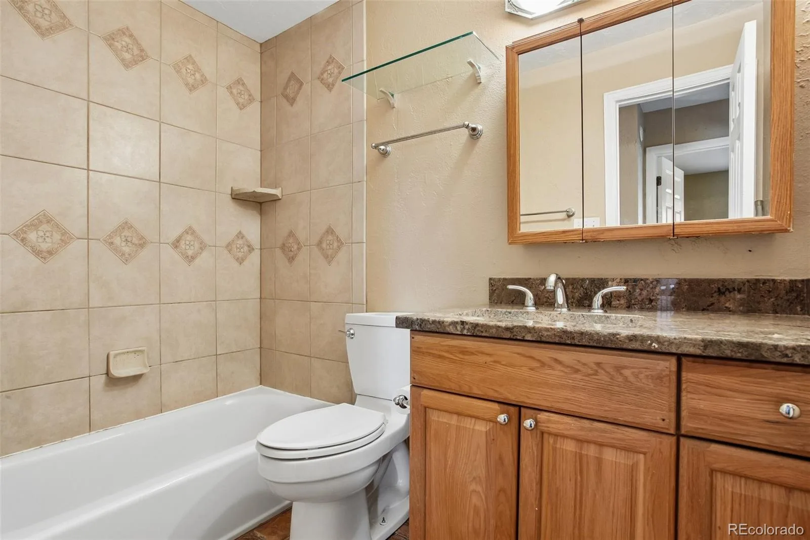 2190 S Holly Street #225 Denver CO 80222 MLS #REC3793437 05292026180923 1600 16