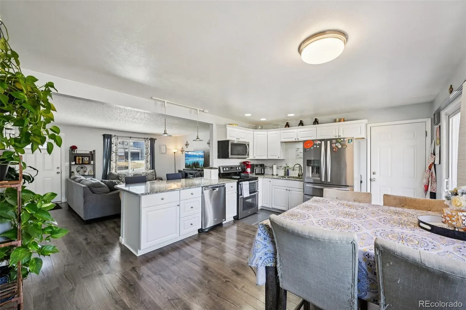 03252026054901 1600 11