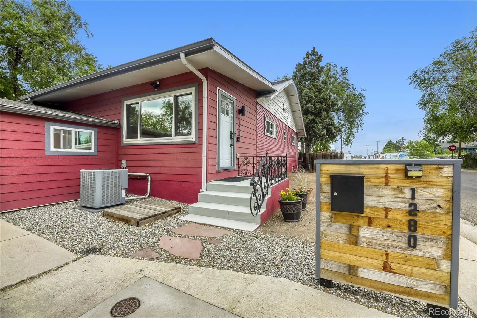 1280 W Oxford Avenue Englewood CO 80110 | MLS #REC3798082 07242026020531 1600 6