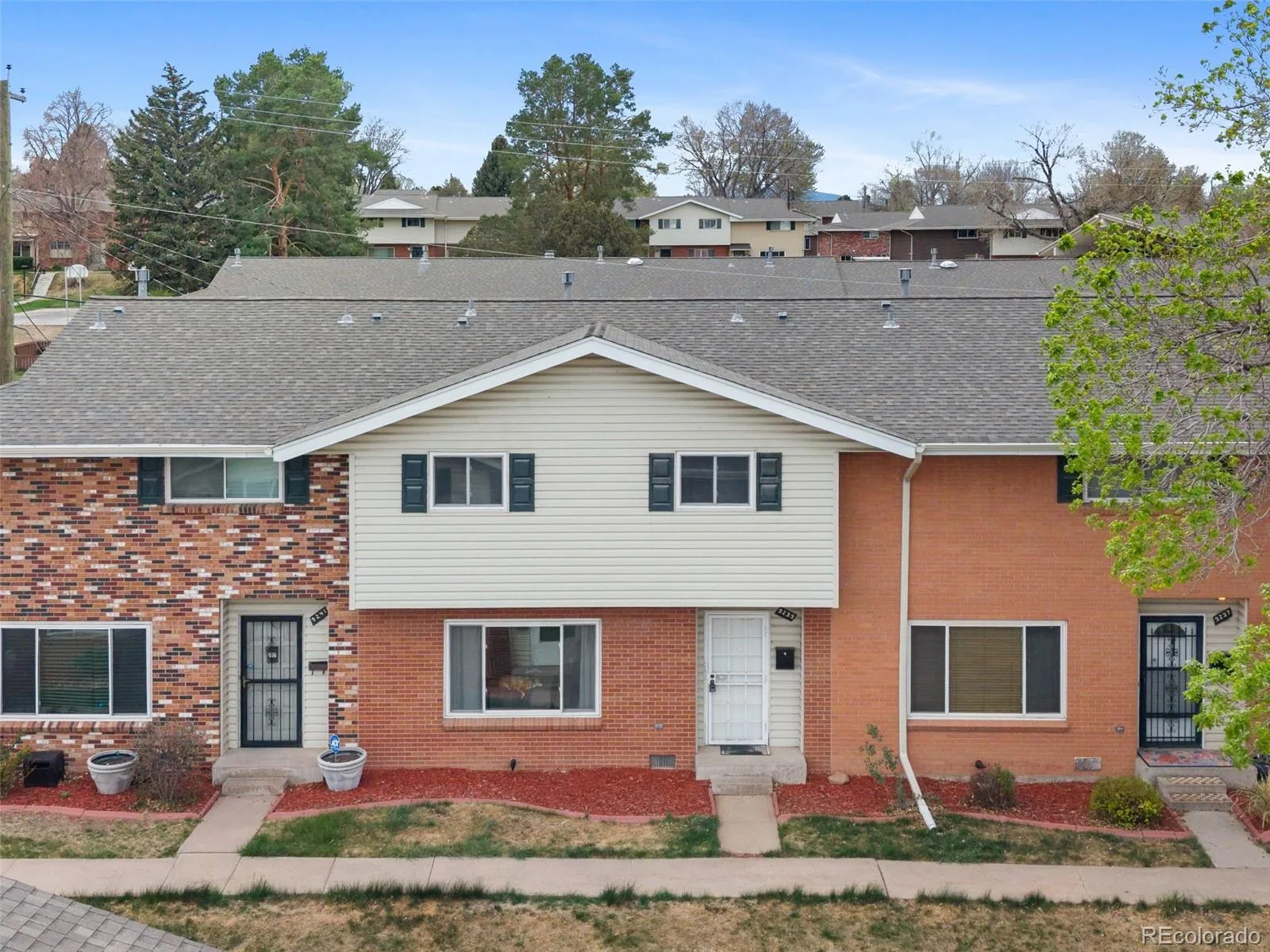 9239 E Nassau Avenue Denver CO 80237 MLS #REC3798143 06032026145925 1600 32