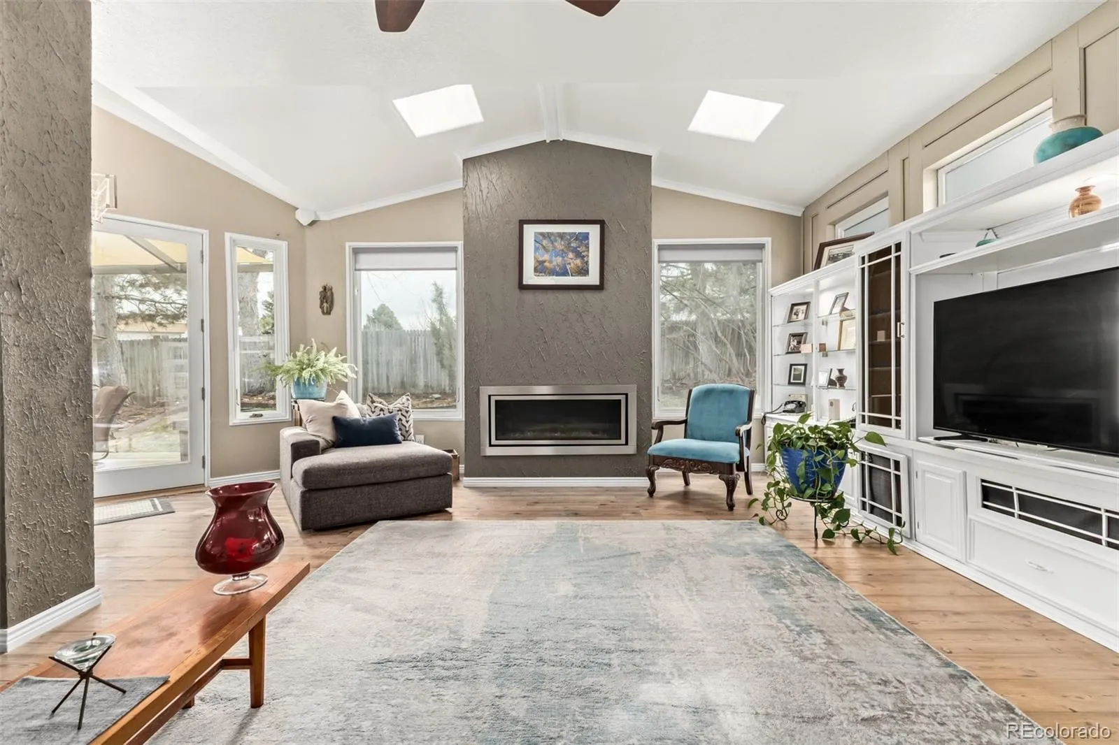 04092026010917 1600 12