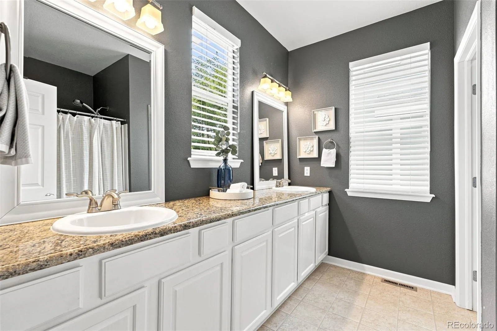 23572 E Alabama Drive Aurora CO 80018 | MLS #REC3799950 08222026183439 1600 22
