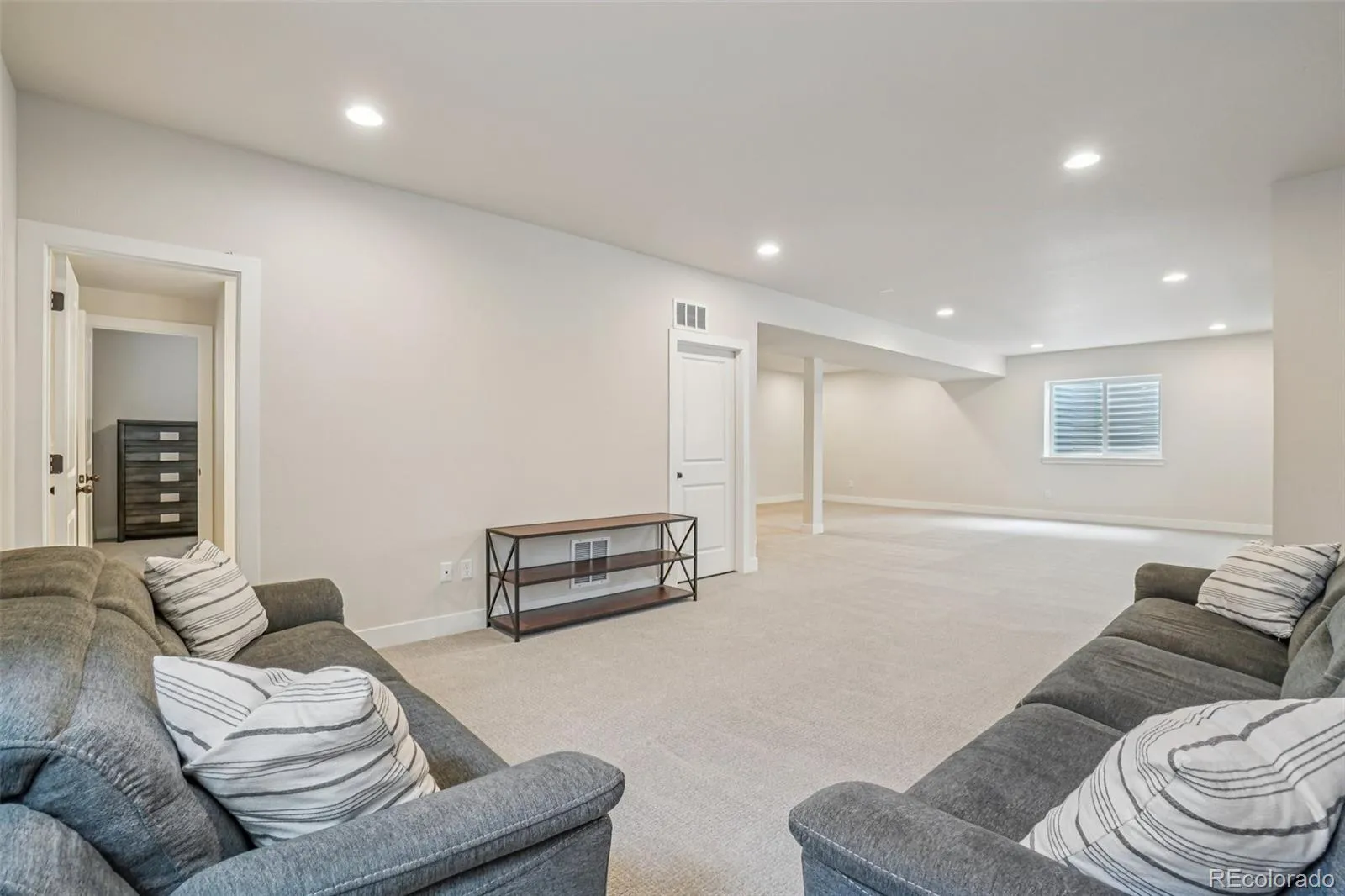 7319 S Yantley Way Aurora CO 80016 MLS #REC3801174 05052026132415 1600 31