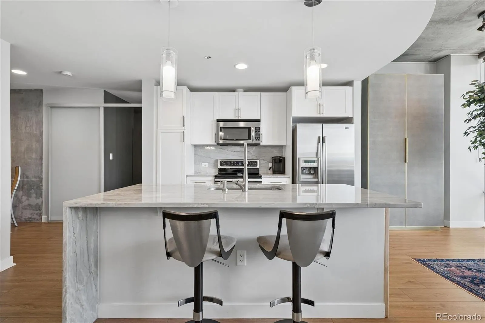 04102026183234 1600 16