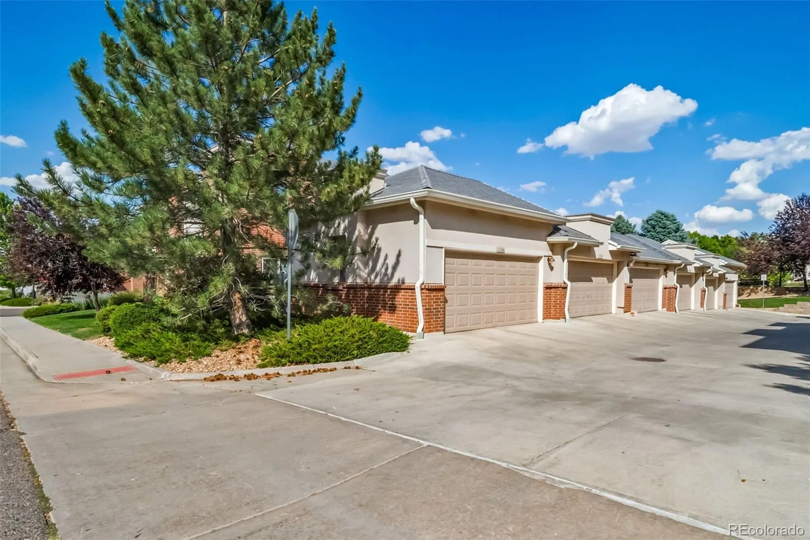 13694 E Weaver Place Englewood CO 80111 | MLS #REC3803198 07252026140638 1600 36