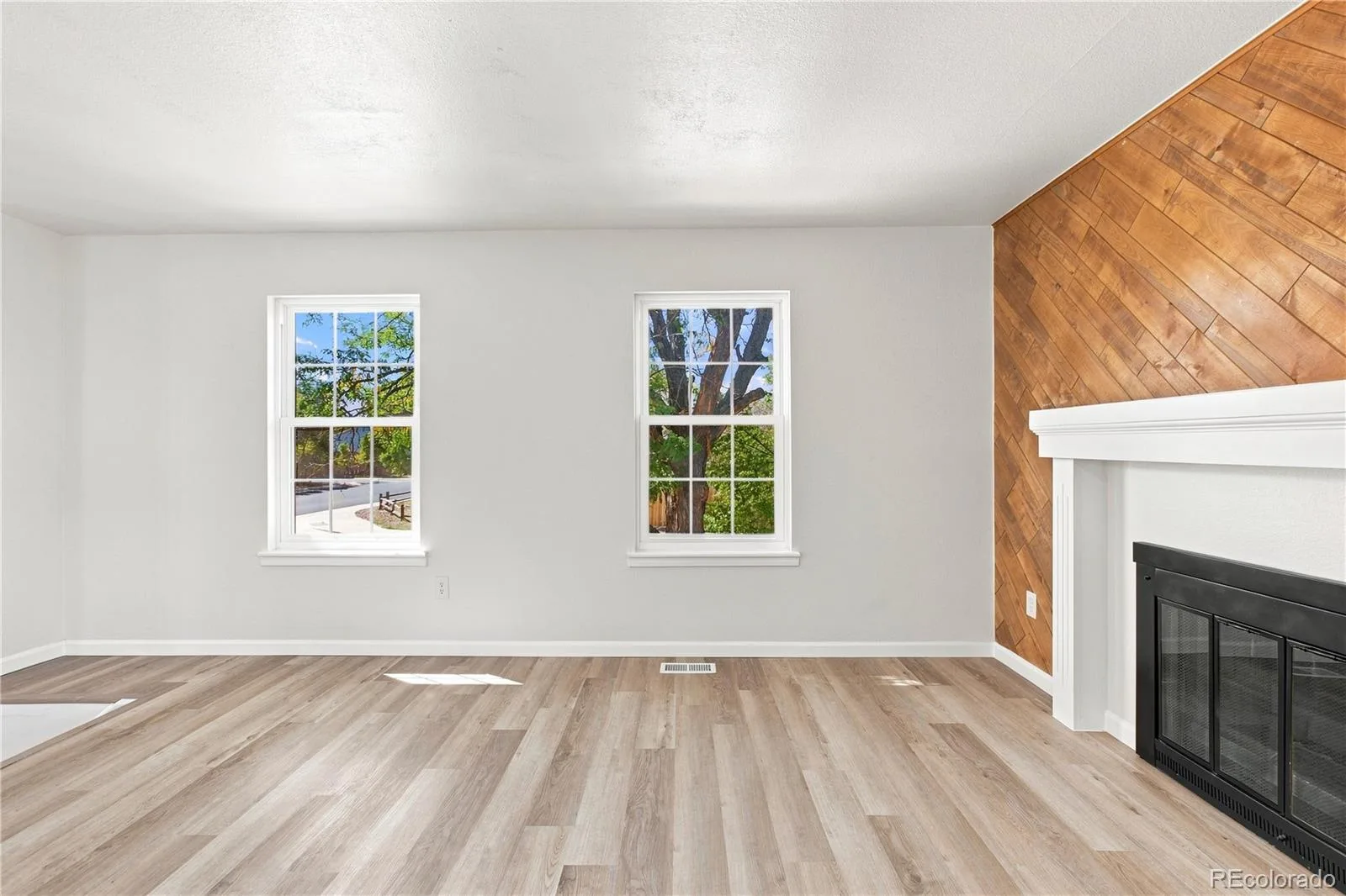 1498 S Bahama Street Aurora CO 80017 | MLS #REC3805578 09222026000443 1600 16