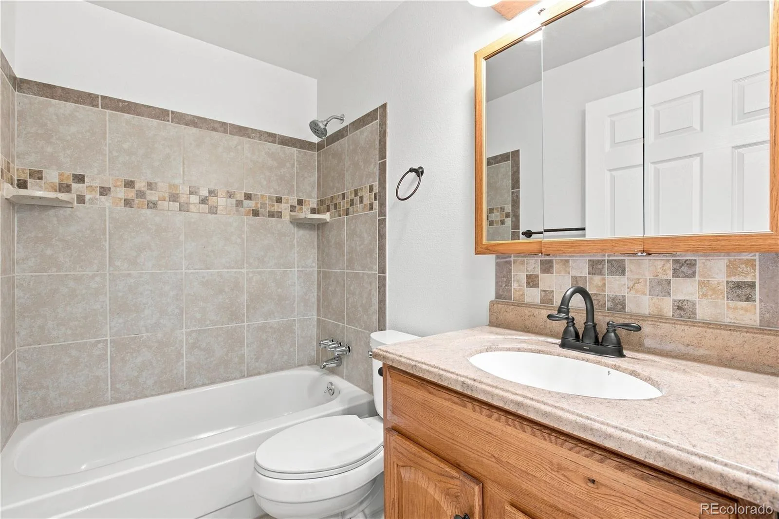 1498 S Bahama Street Aurora CO 80017 | MLS #REC3805578 09222026000443 1600 22