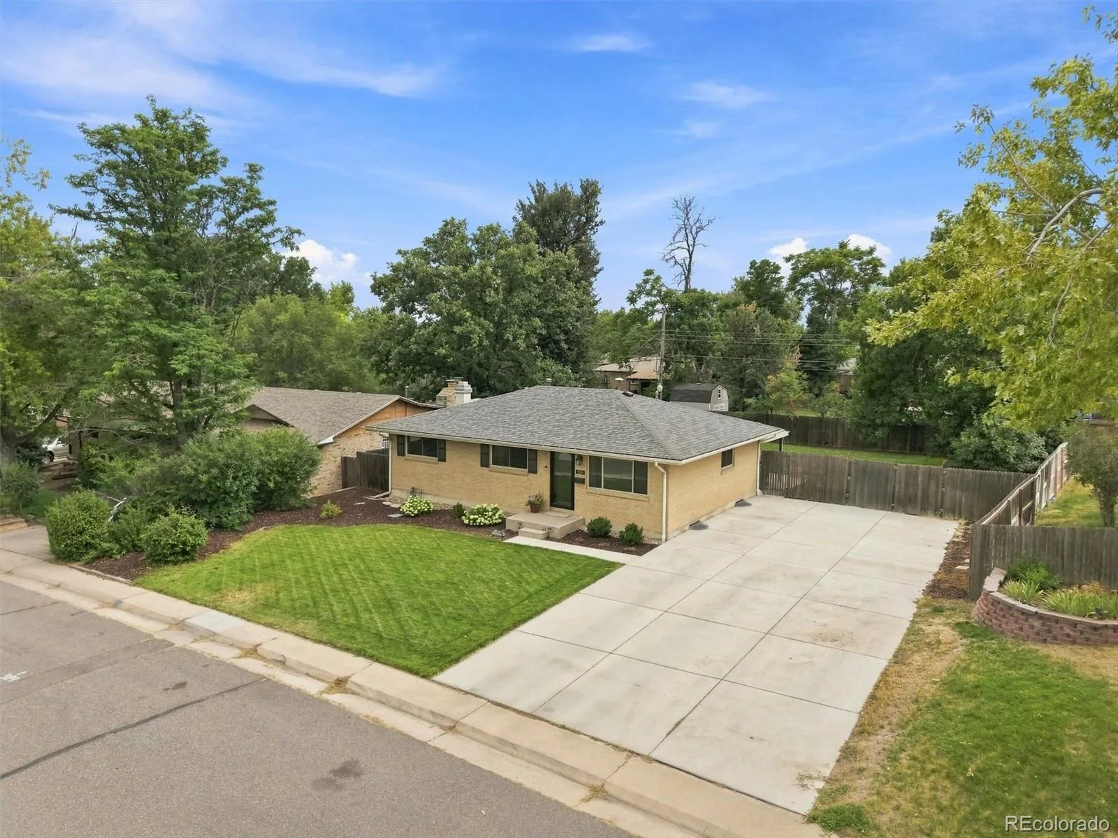 3104 W Pimlico Drive Englewood CO 80110 | MLS #REC3808203 08122026205137 1600 37