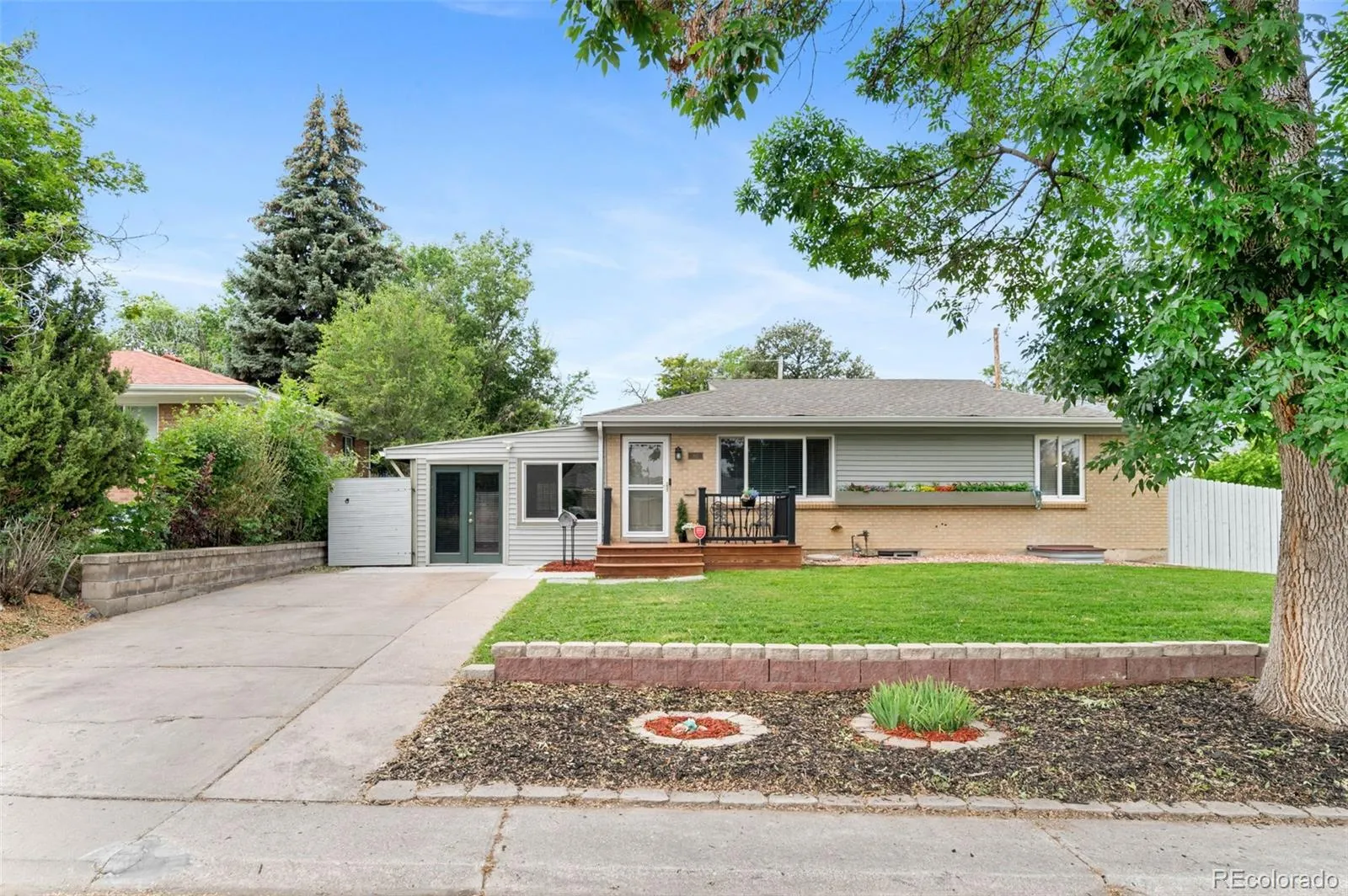 995 Ironton Street Aurora CO 80010 MLS #REC3809975 05232026093651 1600 0
