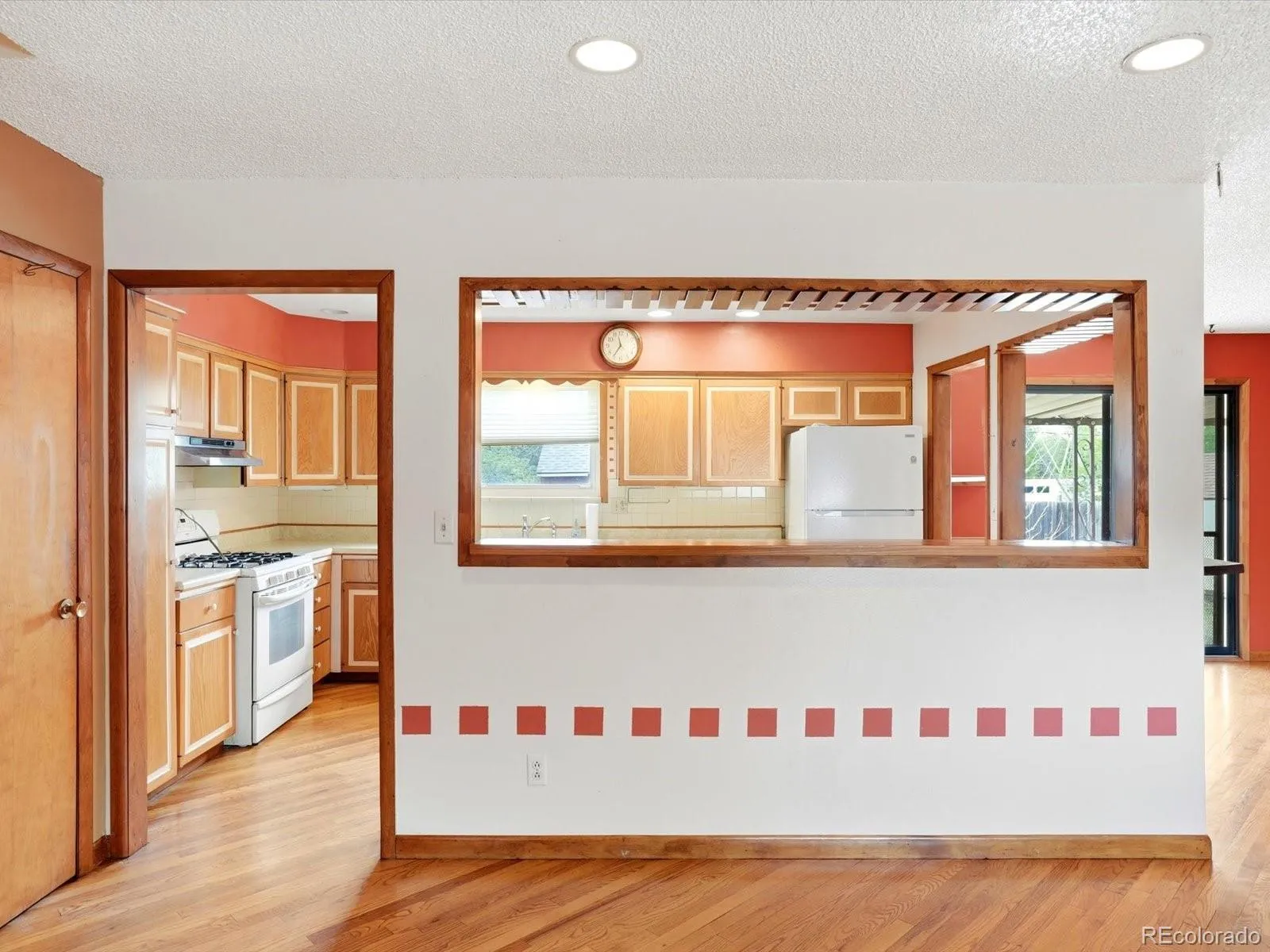 04152026172350 1600 16