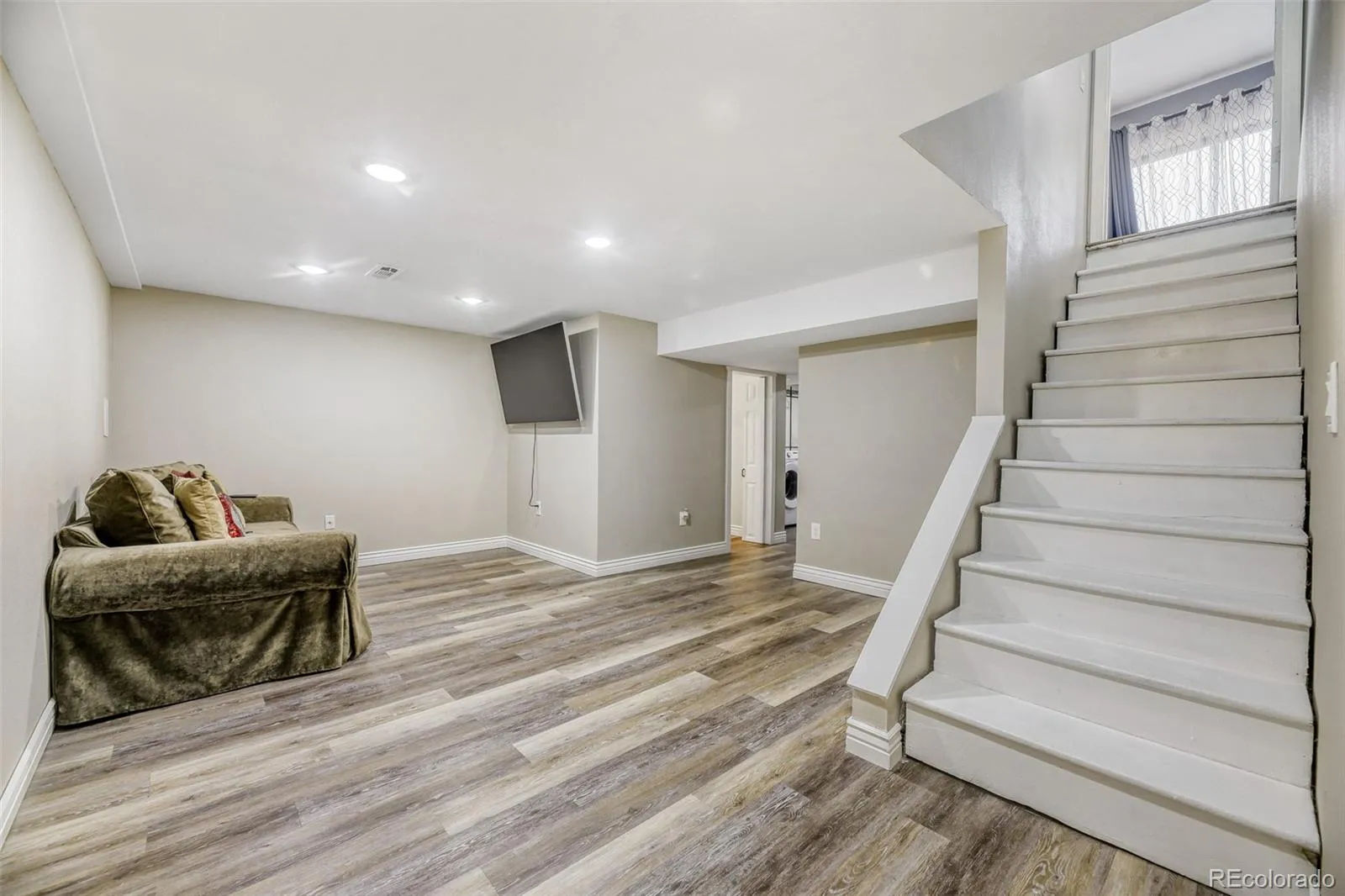 04012026185550 1600 10