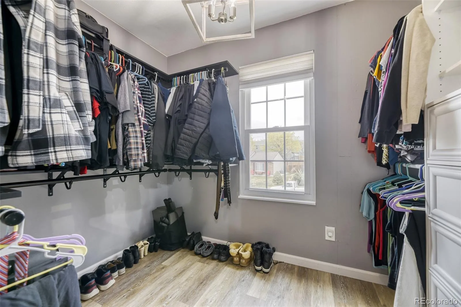 04012026185550 1600 18