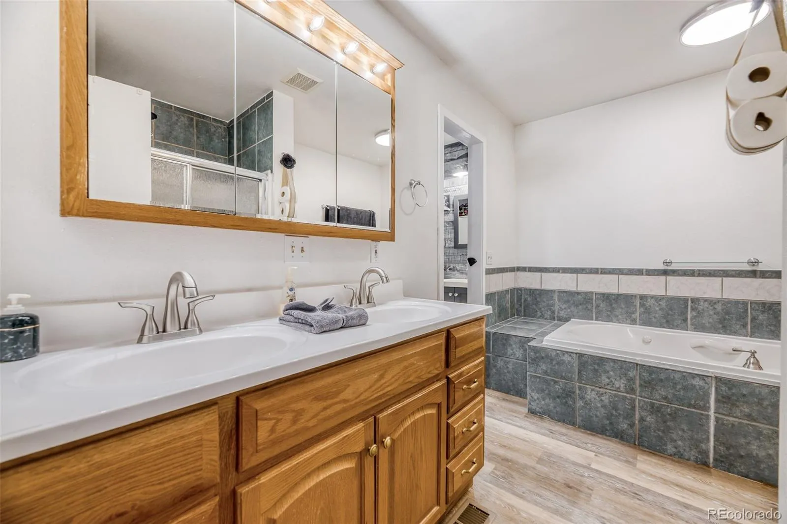 04012026185550 1600 21