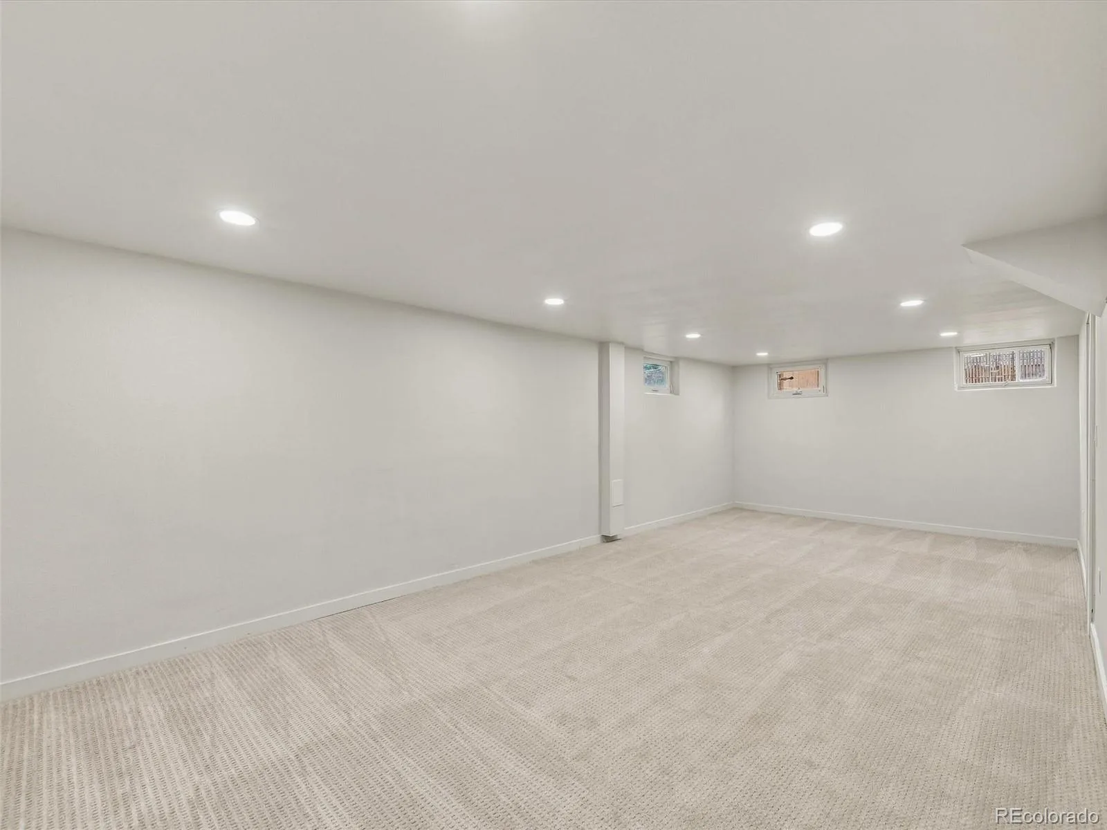 1967 Macon Street Aurora CO 80010 | MLS #REC3814895 09302026043951 1600 20